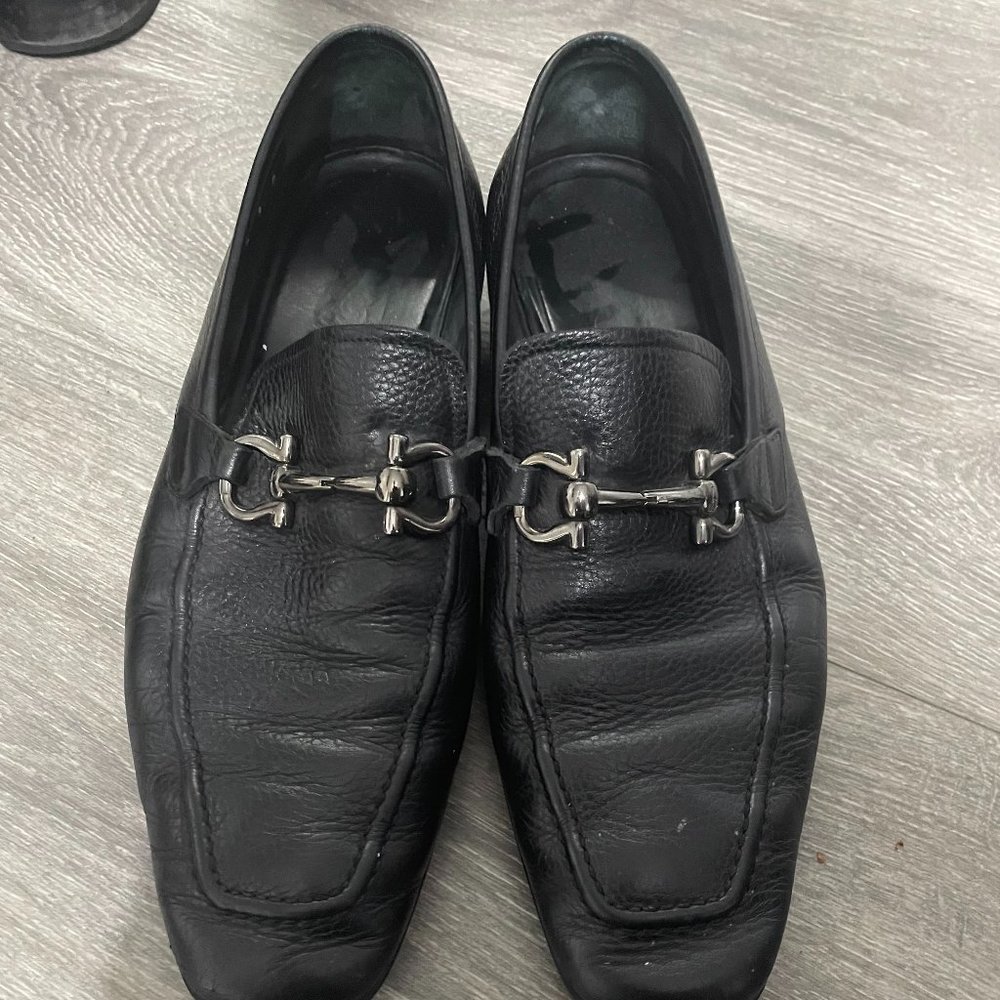 Ferragamo Size 9 used mens dress shoes
